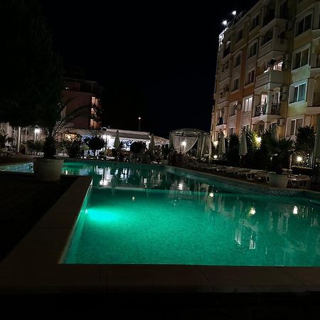 Vanilla Garden Apartments ซันนีบีช ภายนอก รูปภาพ