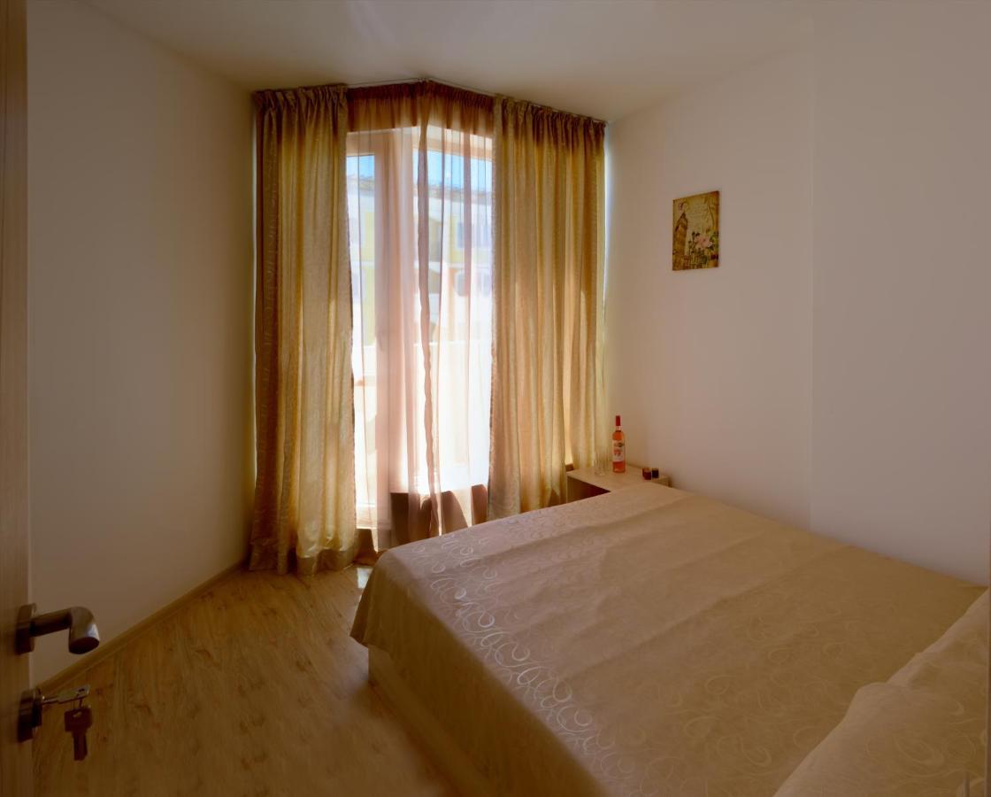 Vanilla Garden Apartments ซันนีบีช ภายนอก รูปภาพ