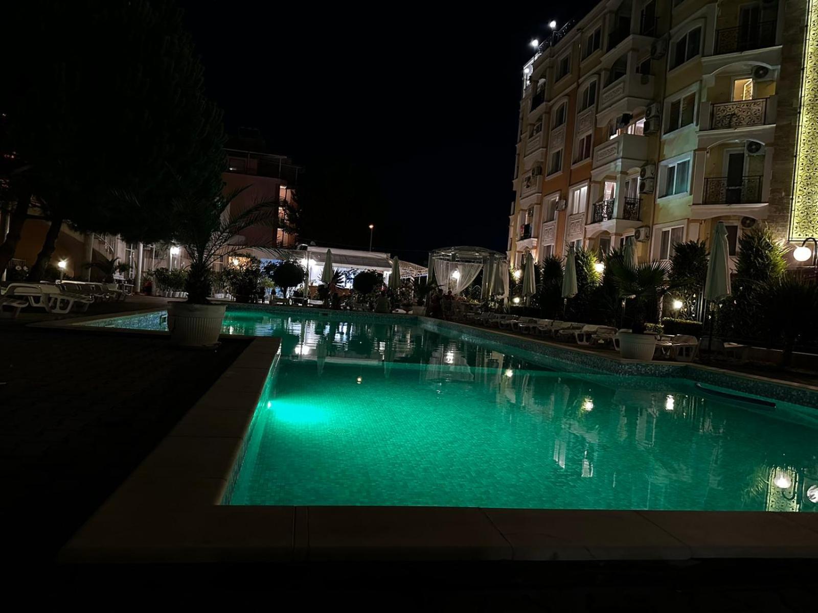 Vanilla Garden Apartments ซันนีบีช ภายนอก รูปภาพ