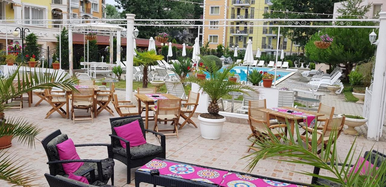 Vanilla Garden Apartments ซันนีบีช ภายนอก รูปภาพ