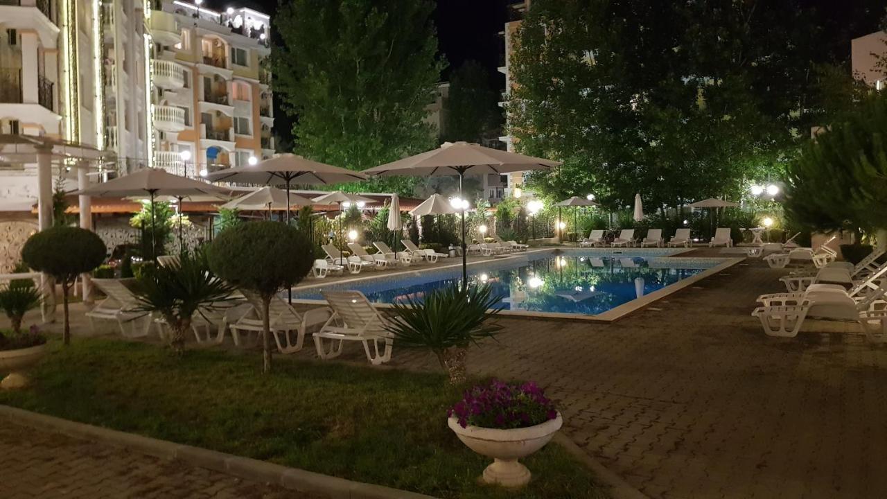 Vanilla Garden Apartments ซันนีบีช ภายนอก รูปภาพ