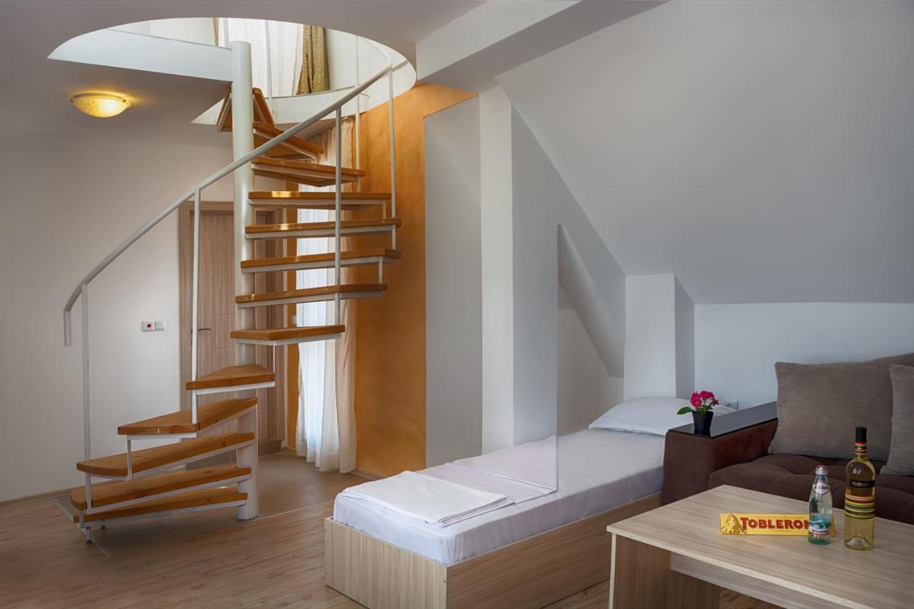 Vanilla Garden Apartments ซันนีบีช ภายนอก รูปภาพ