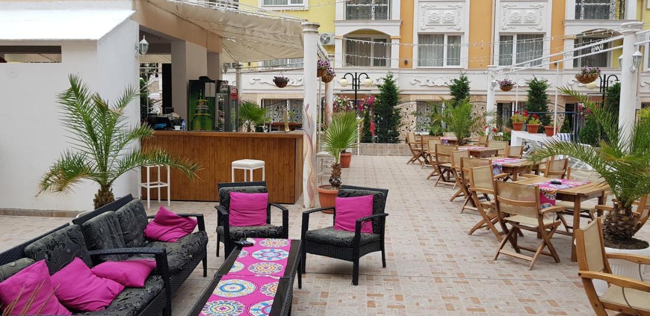Vanilla Garden Apartments ซันนีบีช ภายนอก รูปภาพ