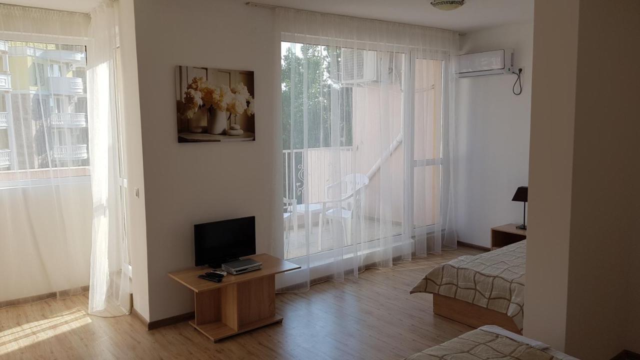 Vanilla Garden Apartments ซันนีบีช ภายนอก รูปภาพ