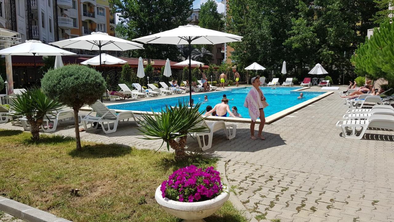 Vanilla Garden Apartments ซันนีบีช ภายนอก รูปภาพ