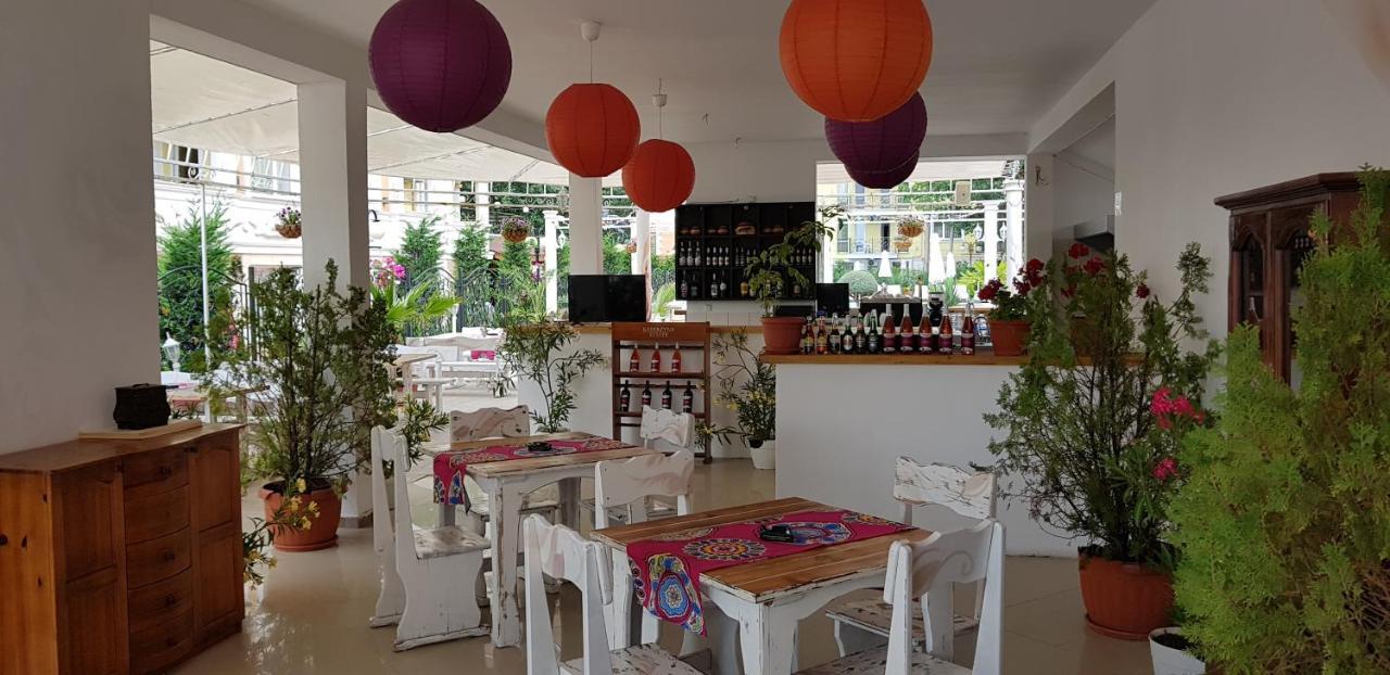 Vanilla Garden Apartments ซันนีบีช ภายนอก รูปภาพ